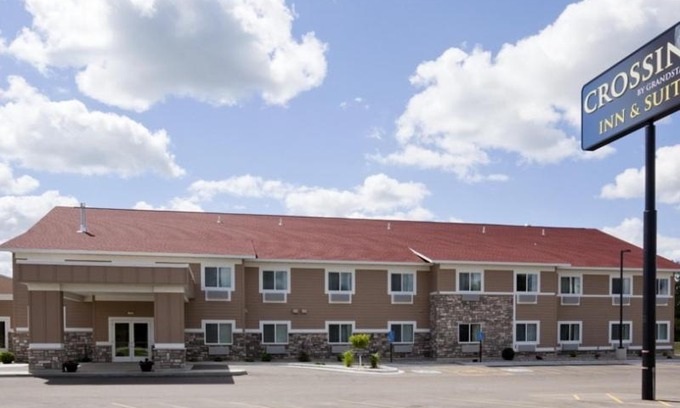 Parkers Prairie Hotel | Discover Comfort at American Inn & Suites with Pool Access