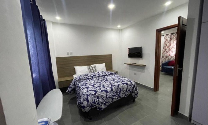 Accra Apartment | Budget-Friendly American Mall: Pet & Child Friendly Stay