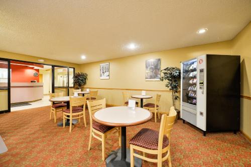 East Syracuse Hotel | Pet-Friendly Stay at Americas Best Value Inn - East Syracuse