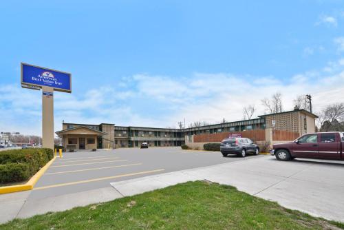 North Platte Hotel | Pet-Friendly Stay at Americas Best Value Inn North Platte