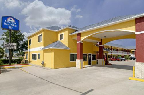 Baytown Hotel | Budget-Friendly Stay at Americas Best Value Inn-Baytown