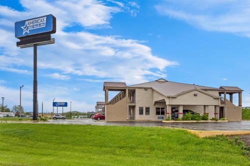 Grayson Hotel | Discover Pet-Friendly Comfort at Americas Best Value Inn