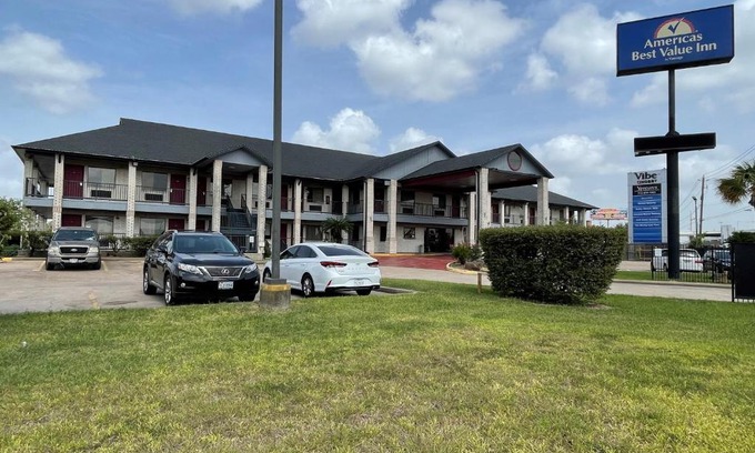 Southeast Houston Hotel | Convenient Stay at Americas Best Value Inn Hobby Airport