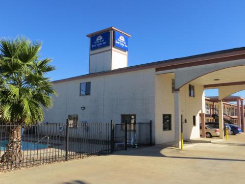 Hempstead Hotel | Affordable Americas Best Value Inn & Suites in Hempstead