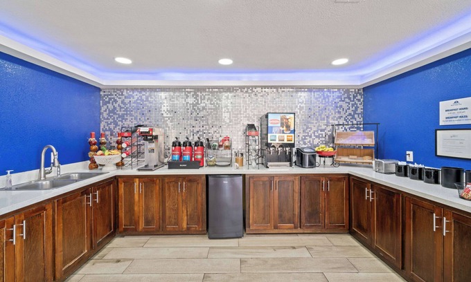 Brenham Hotel | Comfortable Stay at Americas Best Value Inn Brenham