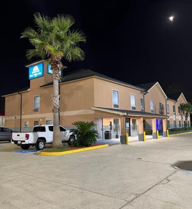 Sulphur Hotel | Budget-Friendly Stay at Americas Best Value Inn Sulphur