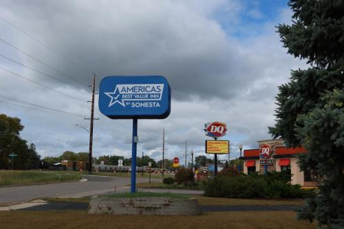 Annandale Hotel | Top-Rated Americas Best Value Inn with Pool & Hot Tub