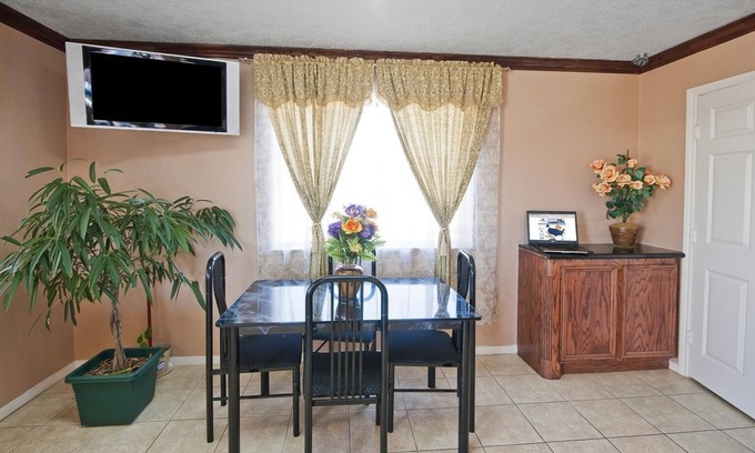 Hempstead Hotel | Budget-Friendly Americas Best Value Inn & Suites in Hempstead