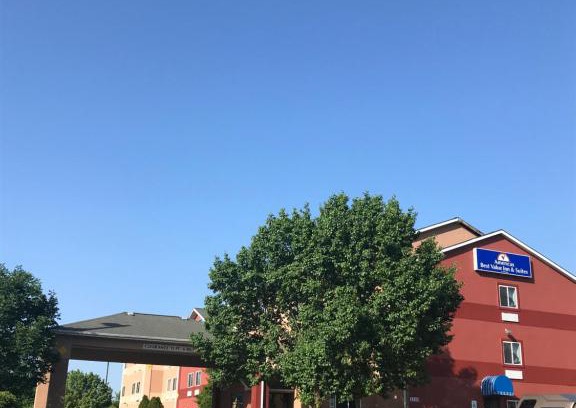 St. Charles Hotel | Pet-Friendly Stay at Americas Best Value Inn in Saint Charles