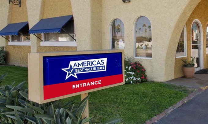 Lake Hallie Hotel | Convenient Stay at Americas Best Value Inn Chippewa Falls