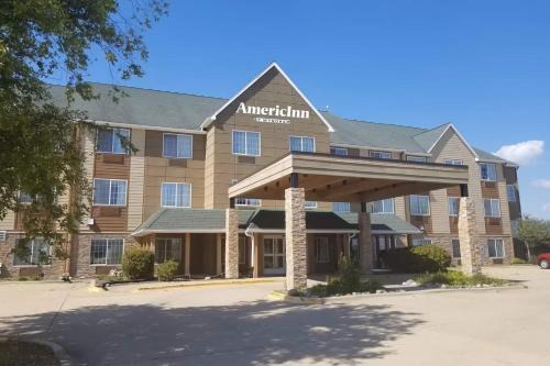 Galesburg Hotel | Discover AmericInn by Wyndham, Galesburg - Family-Friendly Retreat