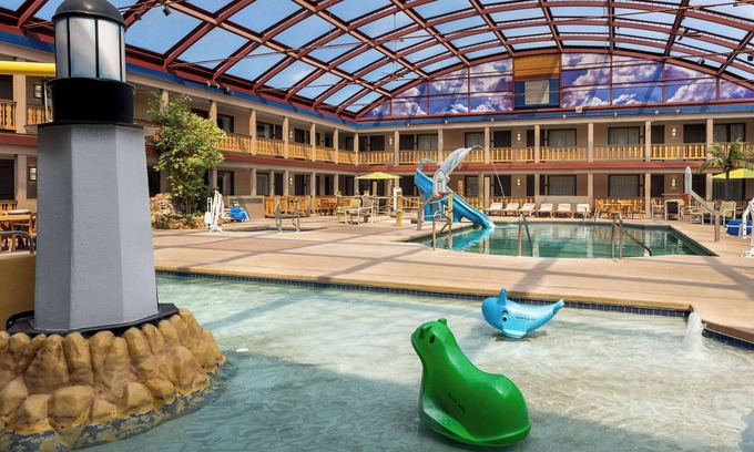 La Crosse Hotel | Relaxing Retreat at AmericInn La Crosse Riverfront Center