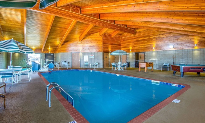 Pampa Hotel | Inviting Stay at AmericInn by Wyndham Pampa - Event Center