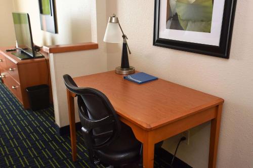 Southwest Topeka Hotel | Family-Friendly Stay at AmericInn by Wyndham Topeka