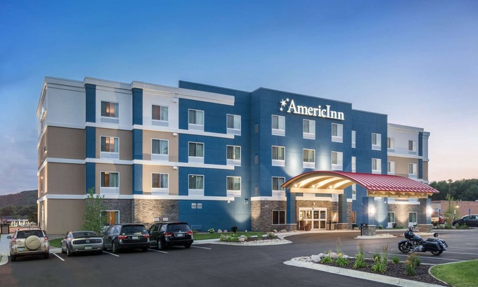 Winona Hotel | Eco-Friendly Family Getaway at AmericInn by Wyndham Winona