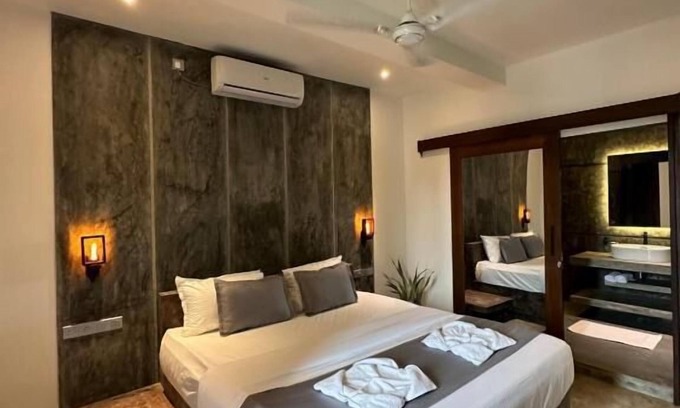 Kamburugamuwa House | Discover Ami Mirissa: Family-Friendly Stay with Kitchen