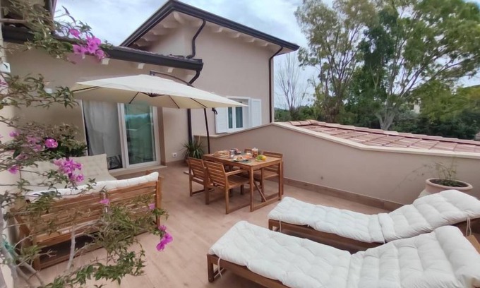 San Corrado di Fuori Apartment | Oceanfront Amici Miei di Levante with Spa & Breakfast