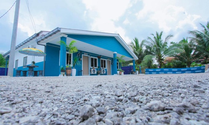 Ijok House | Discover Amieshah Homestay: Family-Friendly Comfort Awaits