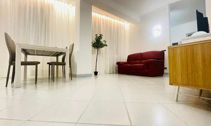 Historic Centre Apartment | Eco-Friendly Amikales Rooms: Family Comfort & Hot Tub