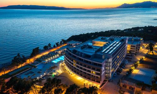 Makarska Hotel | Experience the Aminess Khalani Hotel: 5-Star Oceanfront Retreat