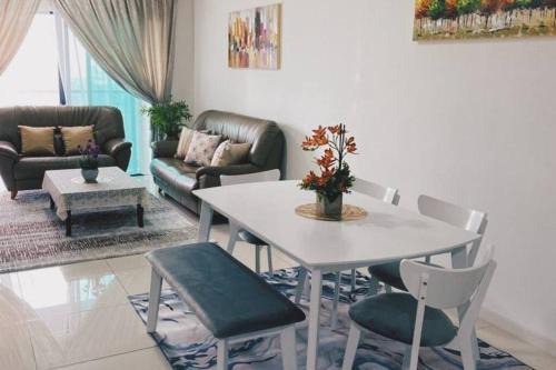 Shah Alam Apartment | Amir Homestay Too Emira