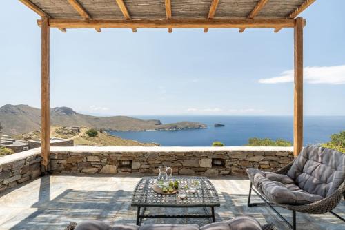 Serifos House | Experience Ammoa Panorama: Pet-Friendly & 9.5/10 Rated Stay