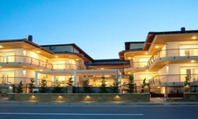 Volvi House | Discover Ammolithos Beach: Oceanfront Pet-Friendly Retreat