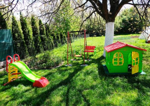 Ilidza Apartment | Top-Rated Ammy Apartment with Hot Tub & Breakfast Included