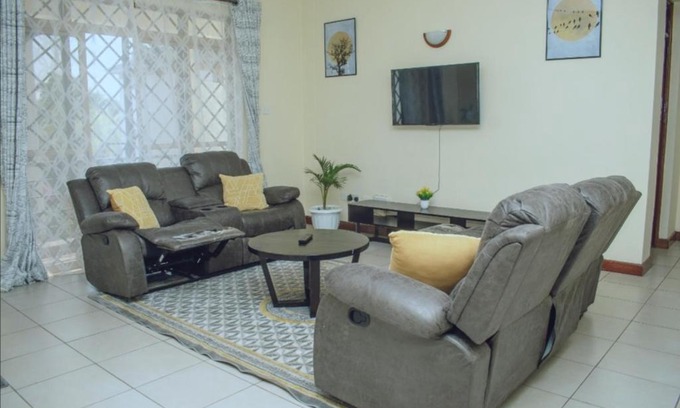 Kisumu Apartment | Inviting Amor Apartment: Family-Friendly with Hot Tub Access