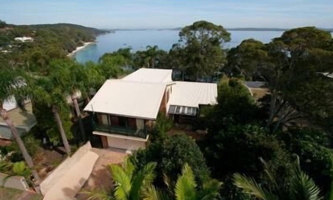 Nelson Bay Apartment | Charming Amore At The Beach with Oceanfront Spa Retreat