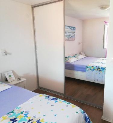 Medvinjak Apartment | Discover Amore: Oceanfront Bliss with a 9.7/10 Rating