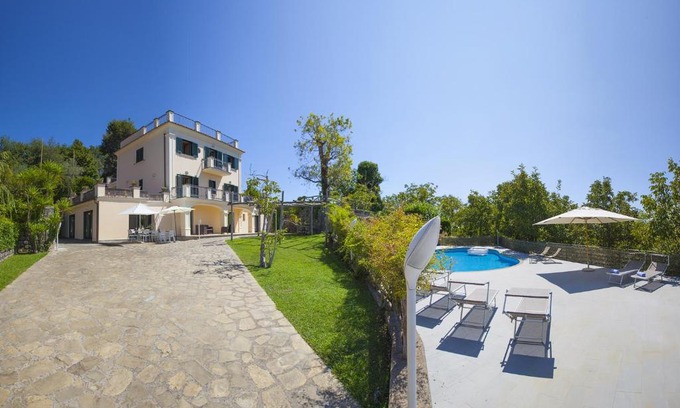Sant'Agata sui Due Golfi Villa | Elegant Villa Il Noce with Spa & Oceanfront Views