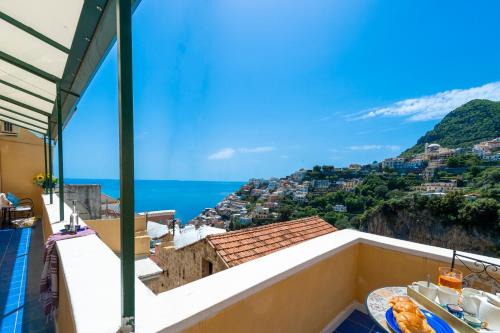 Liparlati House | Cozy Amore Rentals - Casa Barbera A with Breakfast Included