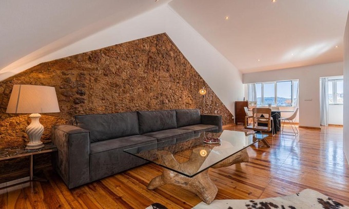 Santa Isabel Apartment | Amoreiras Loft