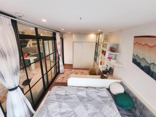 Tu Liem Apartment | Charming Oceanfront Retreat at Amoureux 3 with Pool
