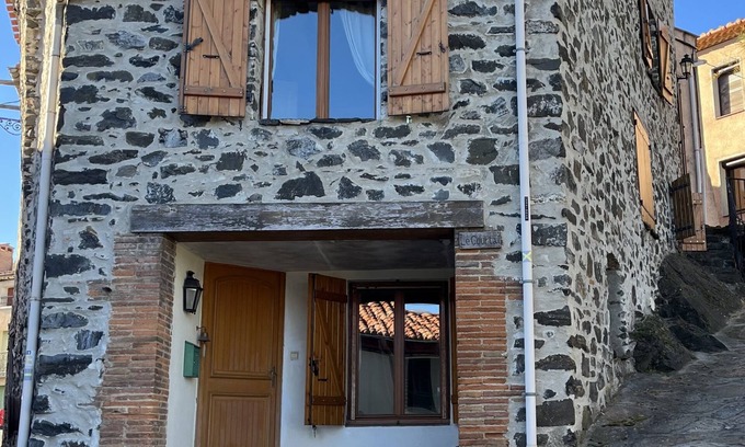 Vira House | Nature Lover's Retreat: Individual Home Near Hiking Trails