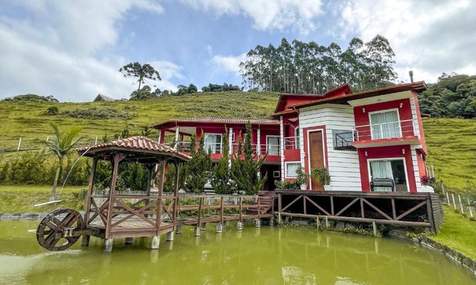 Aguas Mornas Villa | Inviting AMPLA CASA DE CAMPO - Afaven: 4-Star Family Retreat