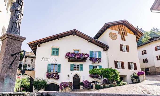 Montagna Hotel | Guest Rated 9.4: Amplatz 1523 - B&B and Suites Awaits