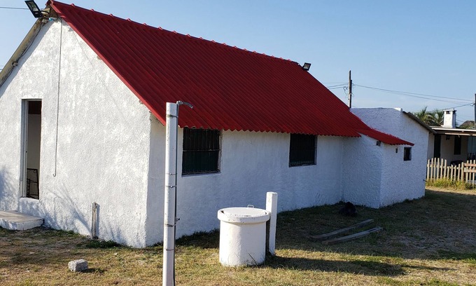 Aguas Dulces House | Cozy Home Just 40 Meters from the Beach with Kitchen