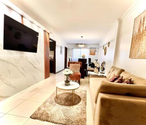 La Aurora Villa | Amplia Casa con Piscina en Guayaquil, La Aurora