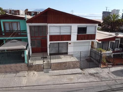 Cavancha House | Guest Rated 10/10: Spacious Home with Pool in Residential Area