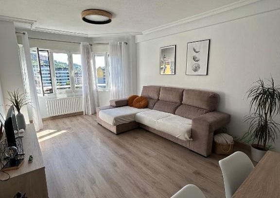 Las Campas y San Claudio Apartment | Spacious Accommodation in Oviedo - Guest Rated 9.5/10