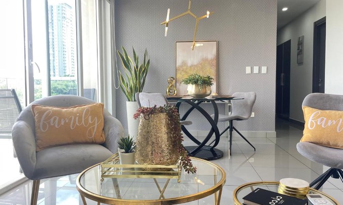 Sector 1 Nor-Oeste Apartment | Executive Condo with Gorgeous Views & Pet-Friendly Amenities