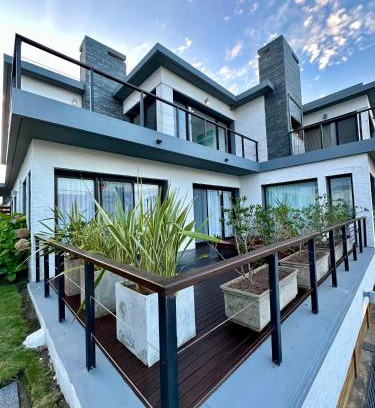 Manatiales House | Oceanfront Duplex with Breathtaking Views in Manantiales