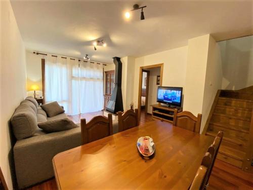 Puigcerda Apartment | Family-Friendly Duplex in Puigcerdà - Ideal for Relaxation