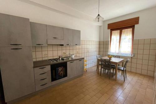 Le Castella Apartment | Bright Apartment with Ocean View in Le Castella