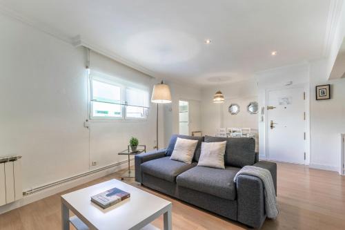 Basurtu Apartment | Inviting and Comfortable Hotel in Basurto for Everyone
