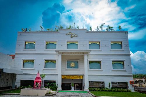 Ayodhya Hotel | Discover Amritara Ramila Kutir: 4-Star Family-Friendly Retreat