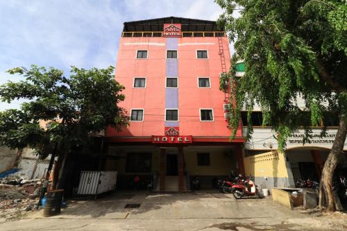 Tanjung Priok Hotel | Budget-Friendly AMS Hotel Koja with Breakfast & Accessibility
