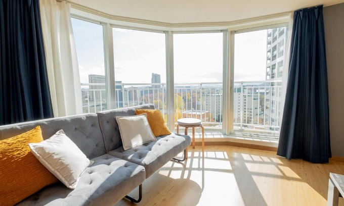 Chuo-ku Apartment | AMS Tower: Guest Rated 10/10 for Unforgettable Stays